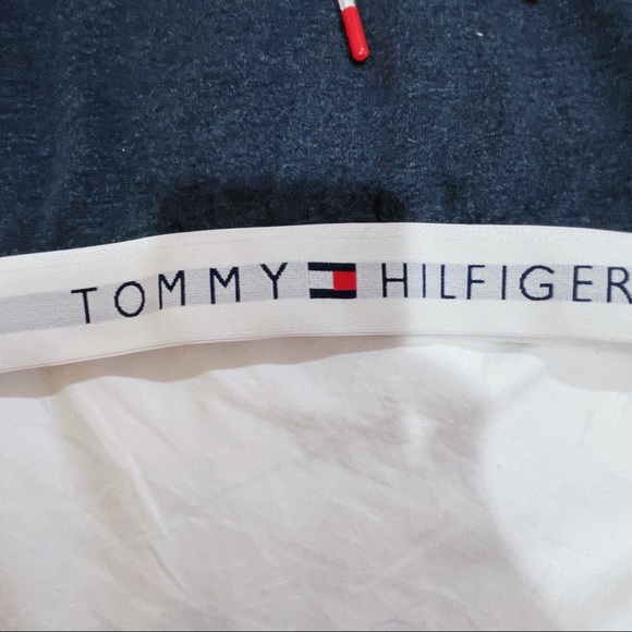 Tommy Hilfiger Cropped Crewneck - Picture 3 of 4